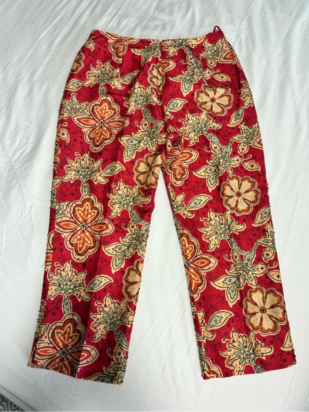 VTG Muse 11 Coral Red 💯 Silk Floral Beaded Capris with Cream & Orange Accents